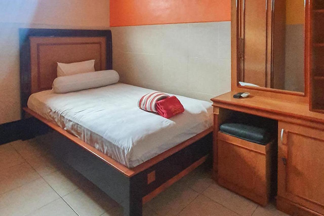 Homestay Gayatri Sawojajar RedPartner Malang Bagian luar foto